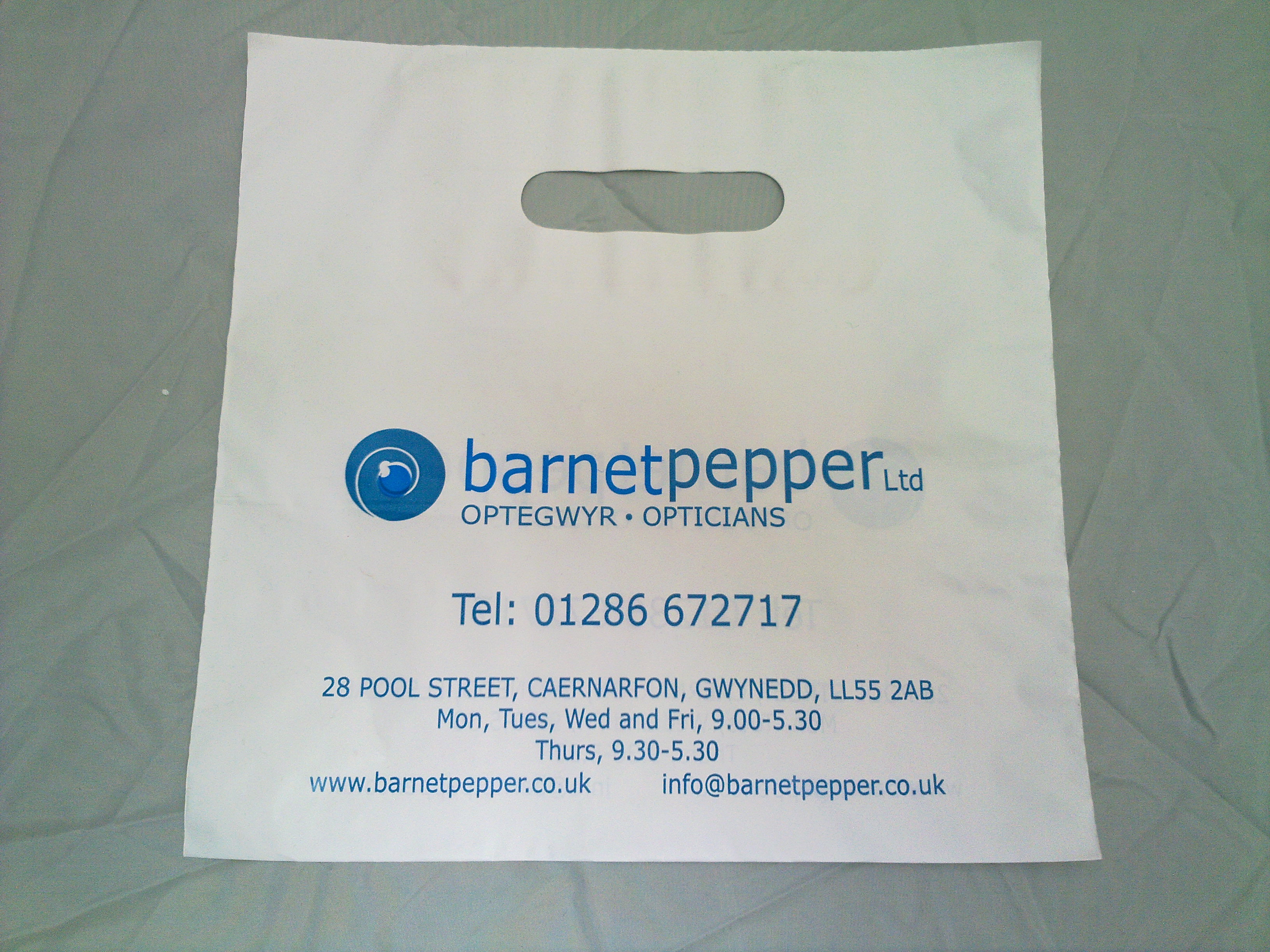 Patch Paper Handle Bespoke - Pecynnau Penningtons Packaging